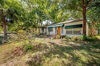 Building Photo - 1211 E Park Cir