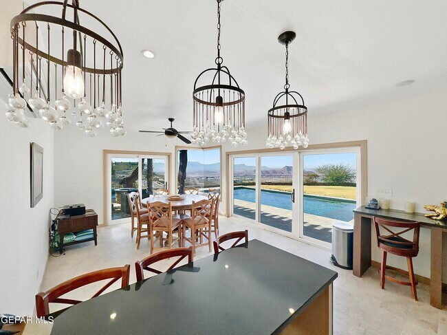 Building Photo - 444 San Clemente Dr