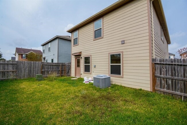 Building Photo - 19441 Archer Glen Dr