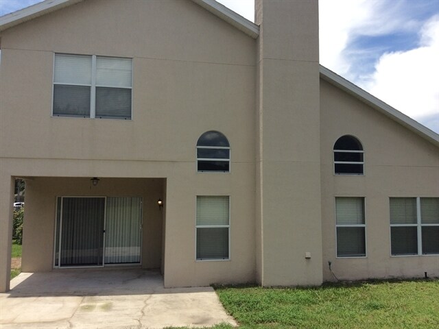 Building Photo - 636 Darkwood Ave