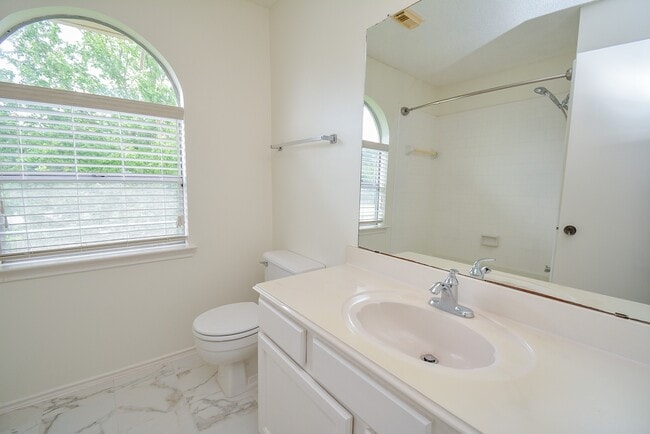Building Photo - 2314 Bent River Dr