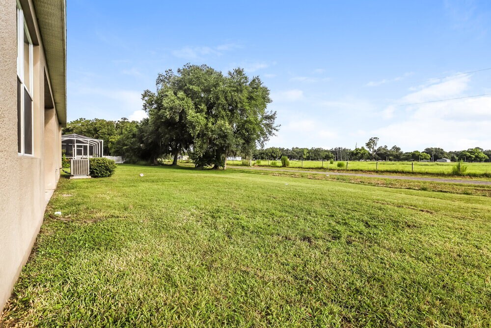 Building Photo - 2459 Hamlet Cir