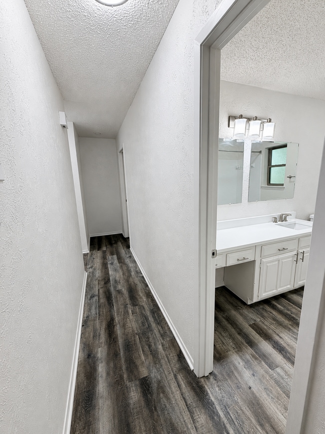 Building Photo - 5309 Holly Trail