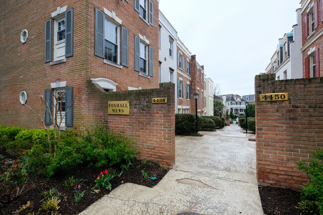 Building Photo - 4450 MacArthur Blvd NW