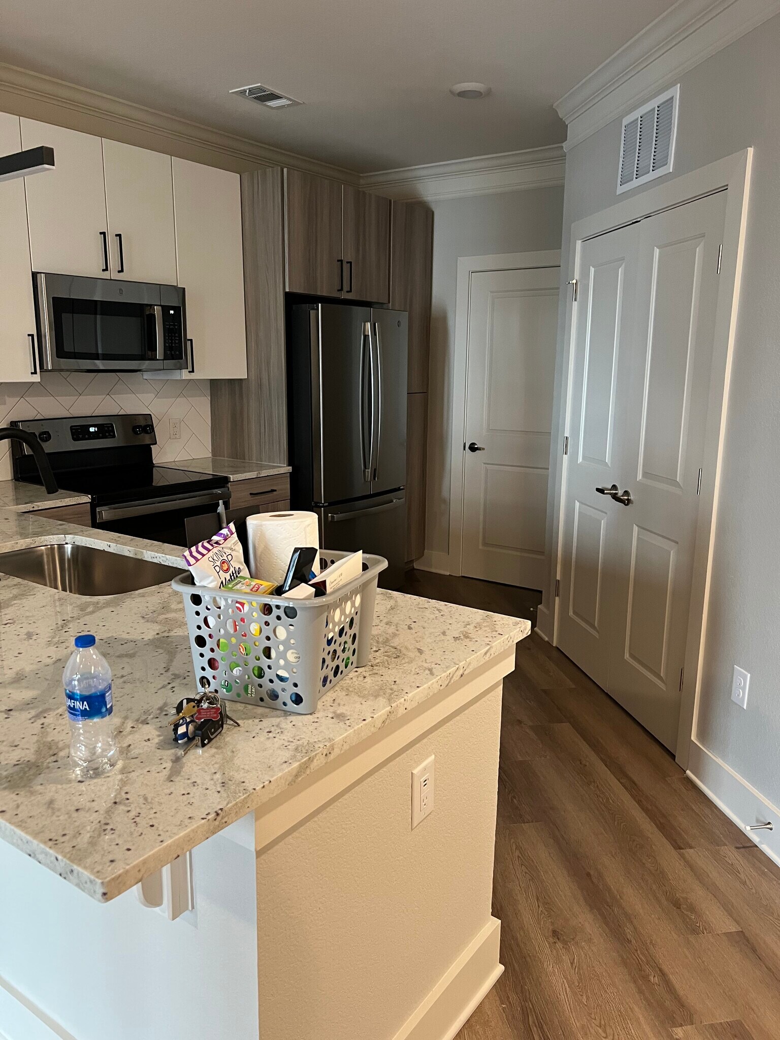 Building Photo - 2011 Honeycutt Dr