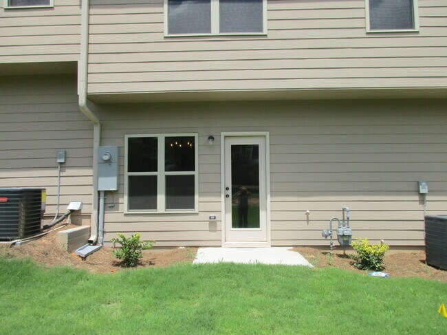 Building Photo - 2723 Morgan Glen Rd NE