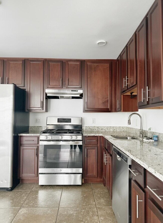 Building Photo - 190 Culver Ave