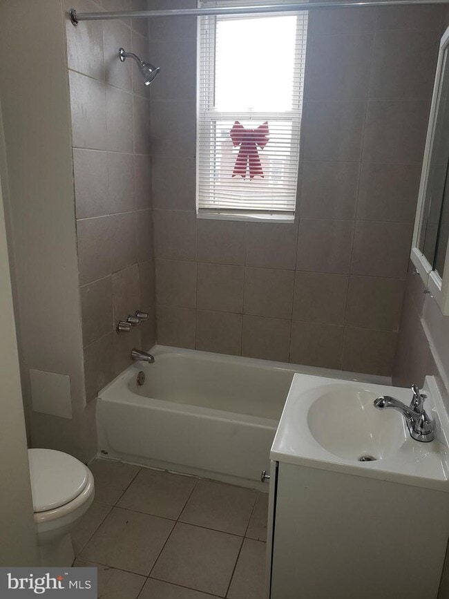 Building Photo - 1630 E 31st St