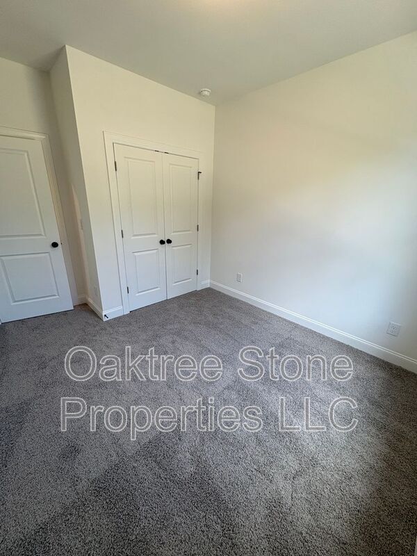 Building Photo - 634 Grove Glen Ct