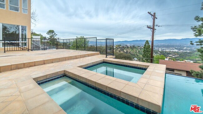 Primary Photo - 14445 Mulholland Dr