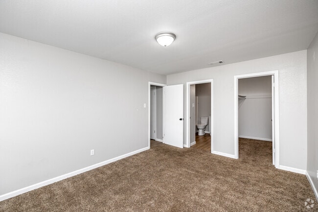 2BR, 2BA - 1,100SF (Renovated) - Primary Bedroom - Arrington Apartments