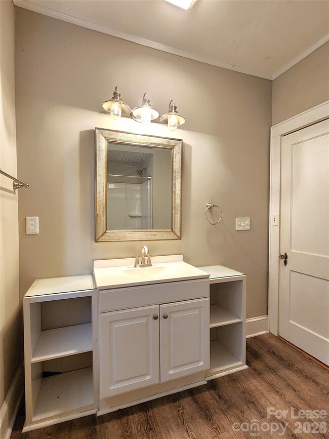 Building Photo - 337 N 9th St