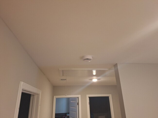 Building Photo - Beautiful Five Bedroom Home Located in Northeast Columbia!