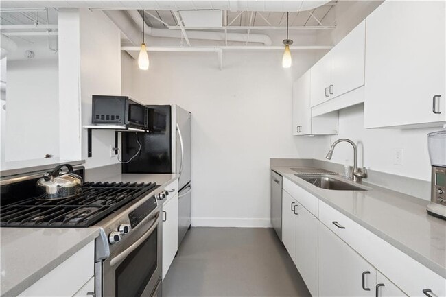 Building Photo - 820 DeKalb Ave NE