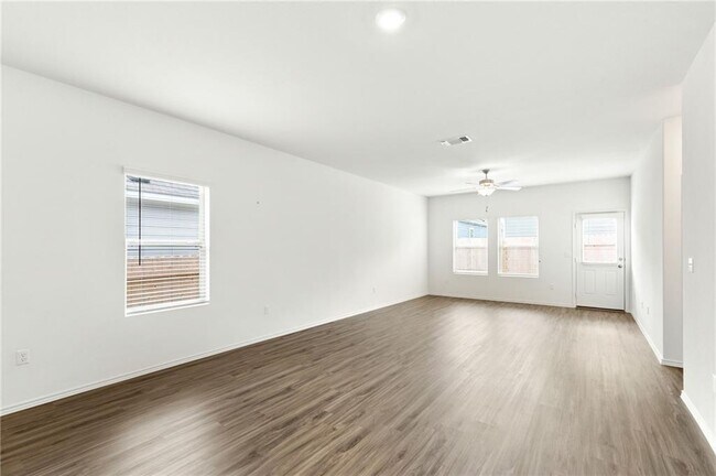 Building Photo - 7201 Tonka Ln