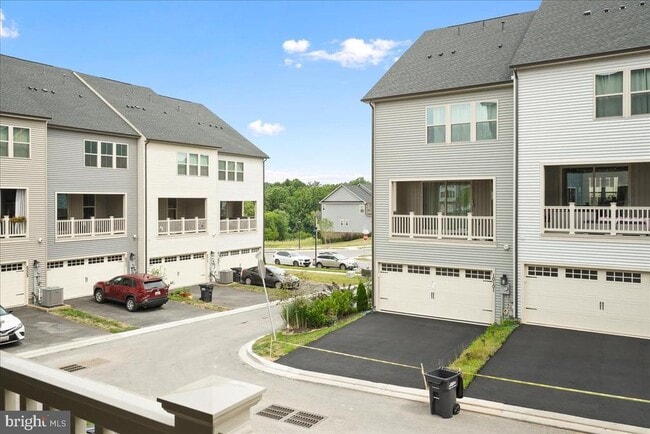 Building Photo - 10132 Lake Linganore Blvd