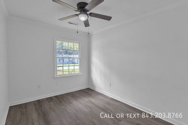 Building Photo - 301 Sprucewood Dr