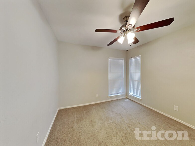 Building Photo - 604 Heritage Hill Dr
