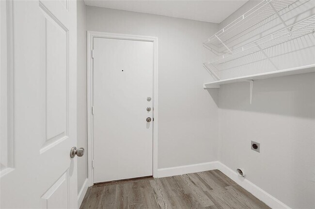 Building Photo - 10905 Claywood Dr