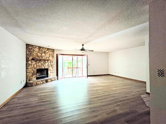 Building Photo - 3110 Paddle Creek Dr