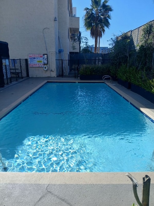 Building Photo - 1405 N New Hampshire Ave