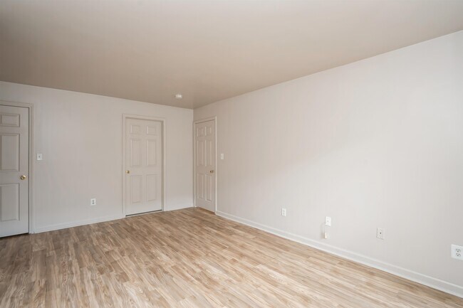 Building Photo - 16 Cypress St