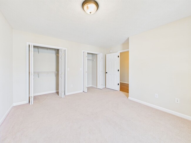 Building Photo - Bright & Spacious 4-Bedroom Home Located i...