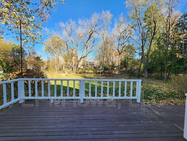 Building Photo - 137 Pauline Pl