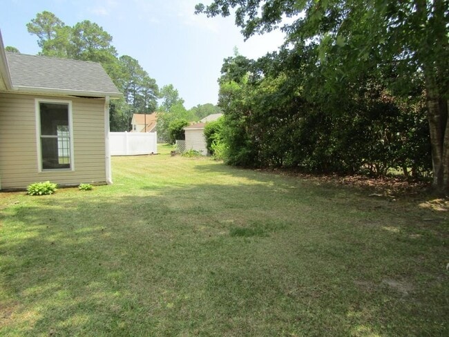 Building Photo - 2208 Seaford Dr