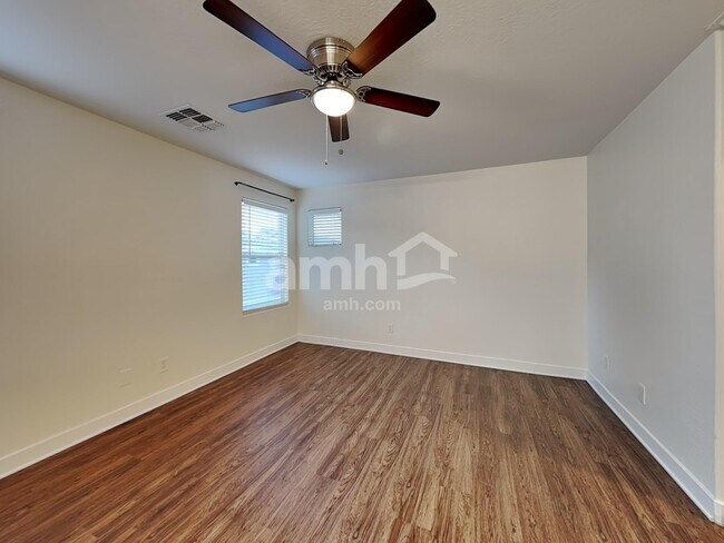 Building Photo - 10124 E Isleta Ave