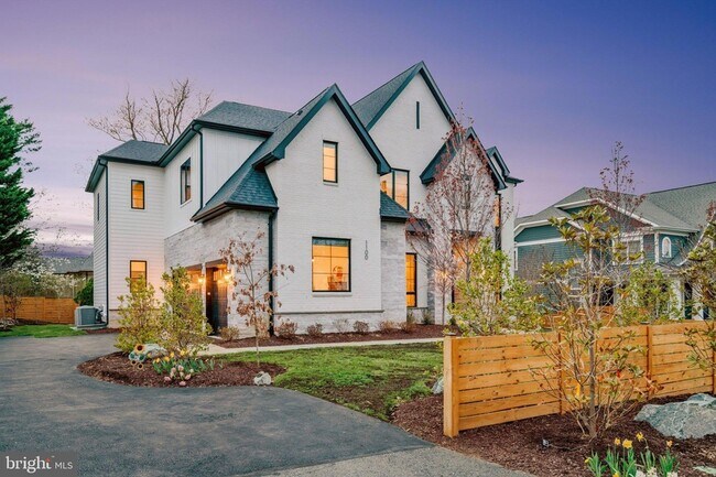 Building Photo - 1100 Balls Hill Rd