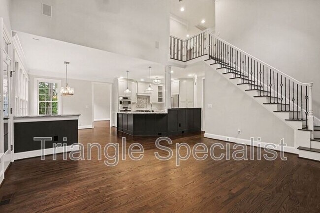 Building Photo - 6121 Carlyle Dr