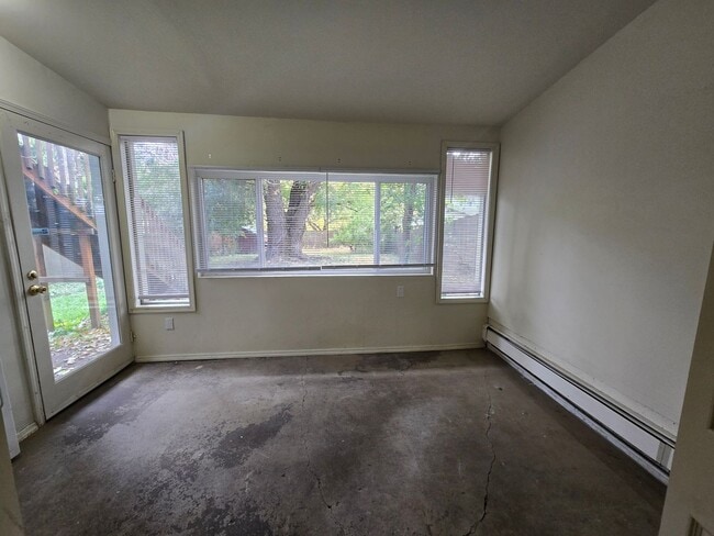 Building Photo - Large Beautiful South Hill Home! Available...