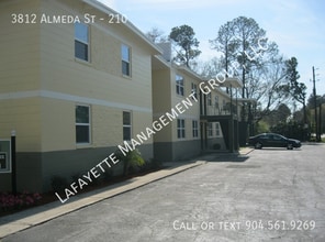 Building Photo - 3812 Almeda St