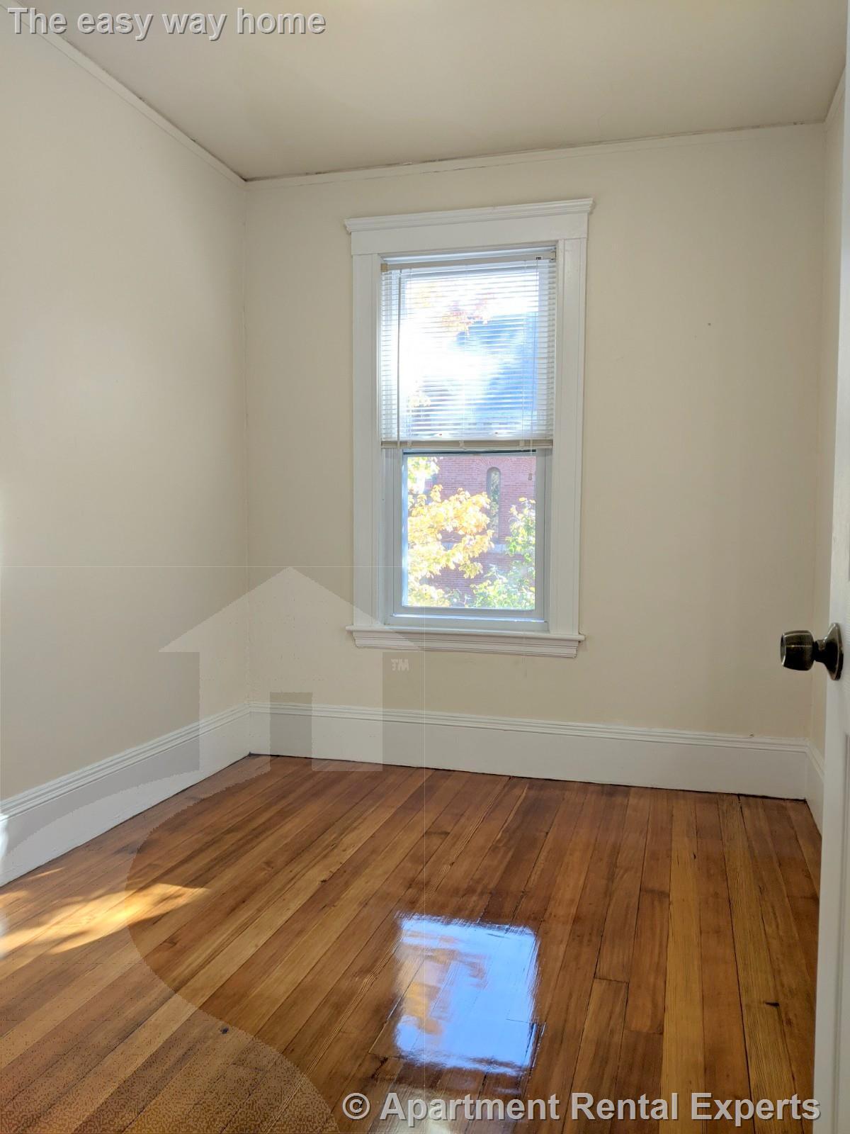 Building Photo - 18 Sanborn Ave