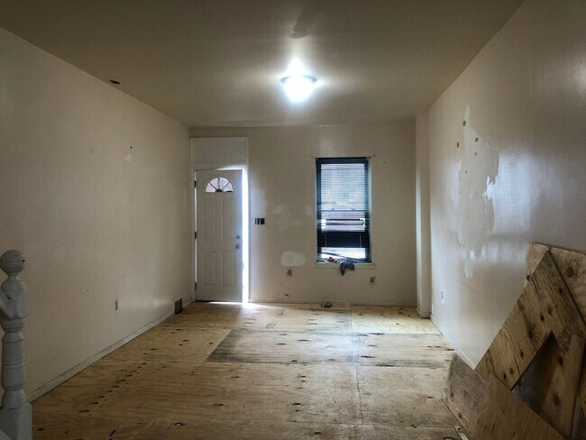 Building Photo - 716 Mulberry St
