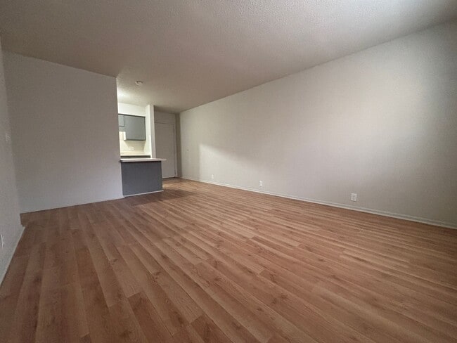Building Photo - Renovated 1 Bedroom, 1 Bath Apartment at the Brookside Apartments!