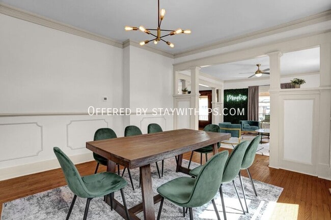 Building Photo - 397 Angelus St