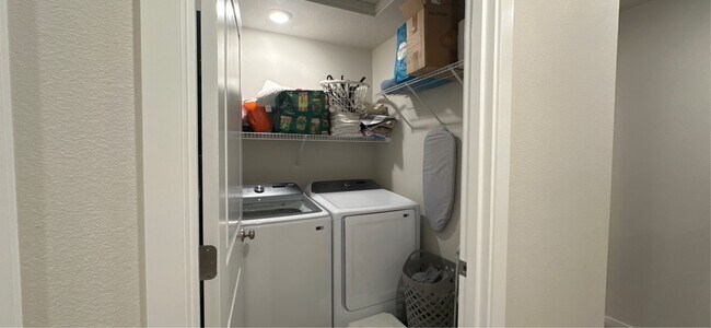 Building Photo - 477 Himalaya St. NE