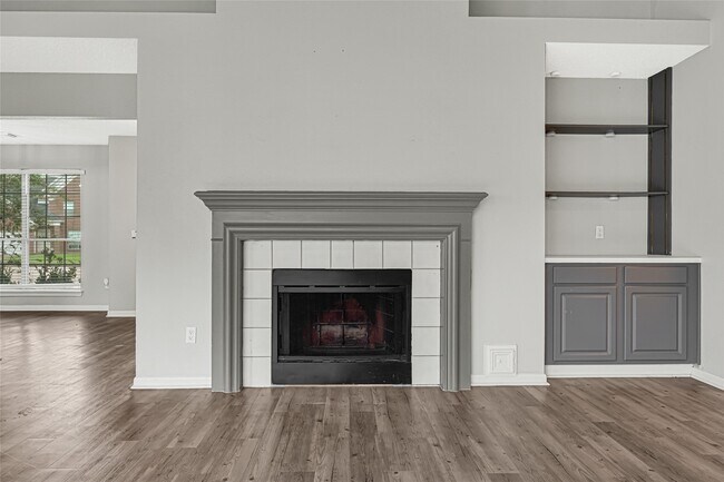 Building Photo - 3906 Greenwood Dr