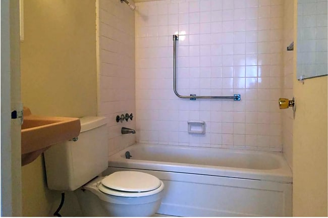 Building Photo - 2920 New Walkertown Rd