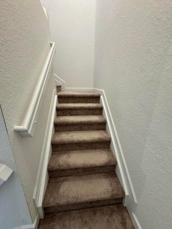 Building Photo - 5442 SW 14th Ct