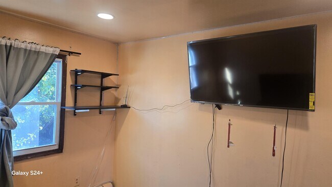 Building Photo - 1723 41st St