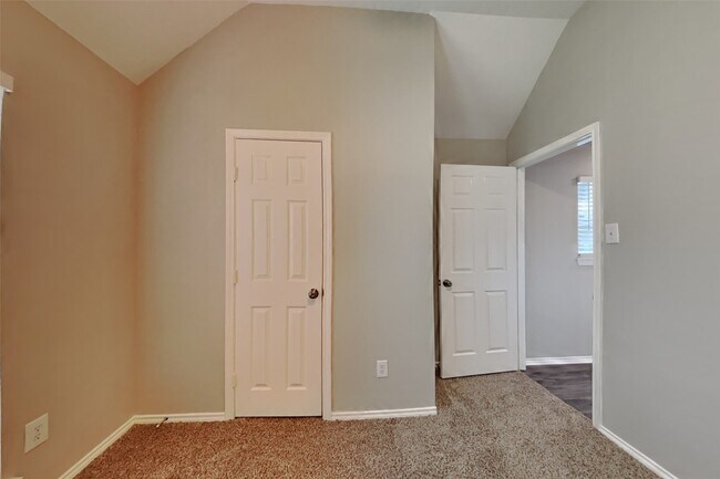 Building Photo - 20214 Stone Falls Ct