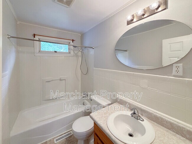 Building Photo - 22 Brownwood Dr
