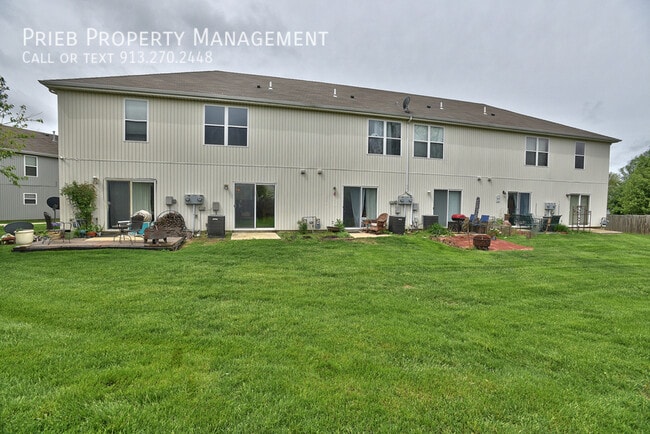 Building Photo - 824 S Woodson Ct