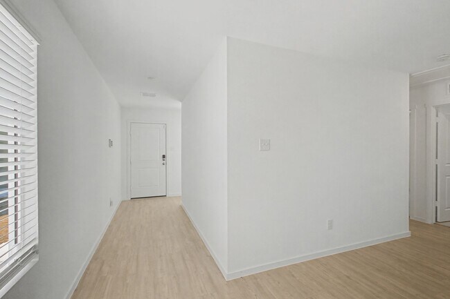 Building Photo - 6732 Bramblewood Dr