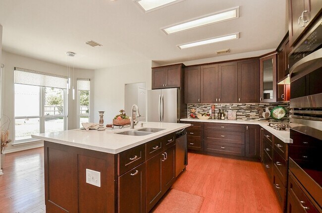 Building Photo - 406 Sterling Heights Ln
