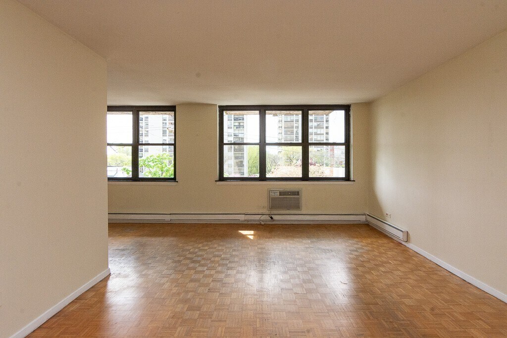 Building Photo - 1449 N Dearborn