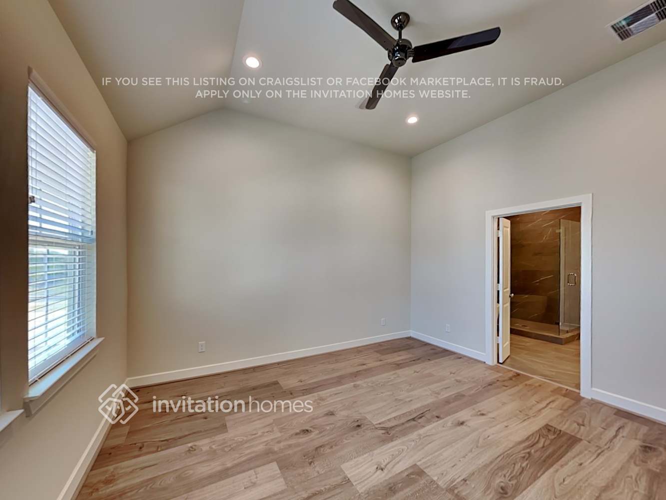 Building Photo - 709 Carriage Knls Dr